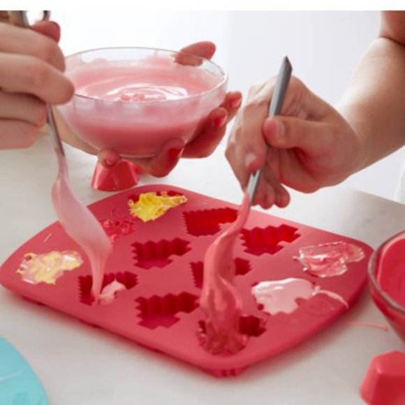 New WILTON Silicone HEART Candy MOLD *NIP* - Picture 5 of 5